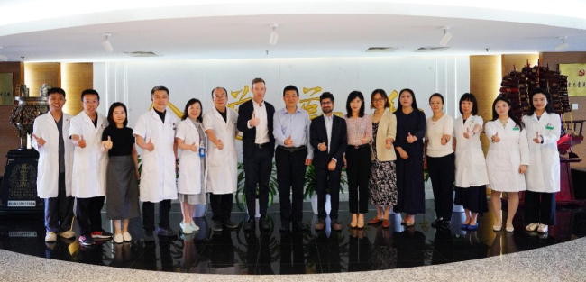 英国驻华大使馆医疗健康与生命科学团队访问北京儿童医院